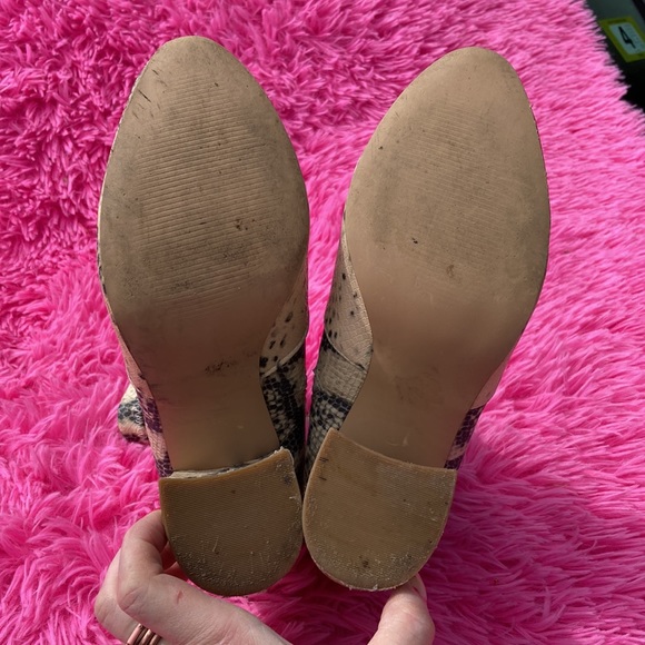 Snakeskin pattern ankle boots with chunk heels and inner zipper size 9 - Picture 12 of 12